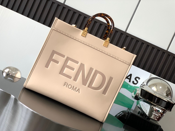 スーパーコピーブランドバッグ正面デザイン